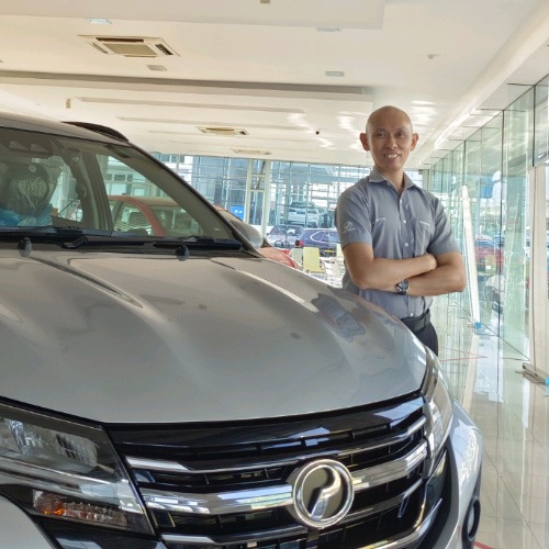 perodua aruz kota samarahan chai min