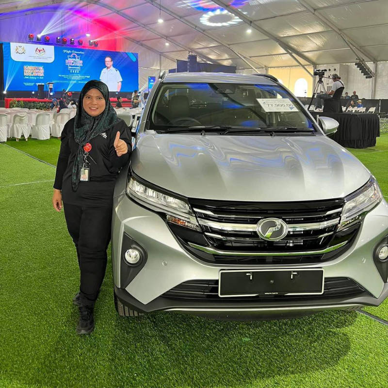 perodua johor bahru azlina aruz